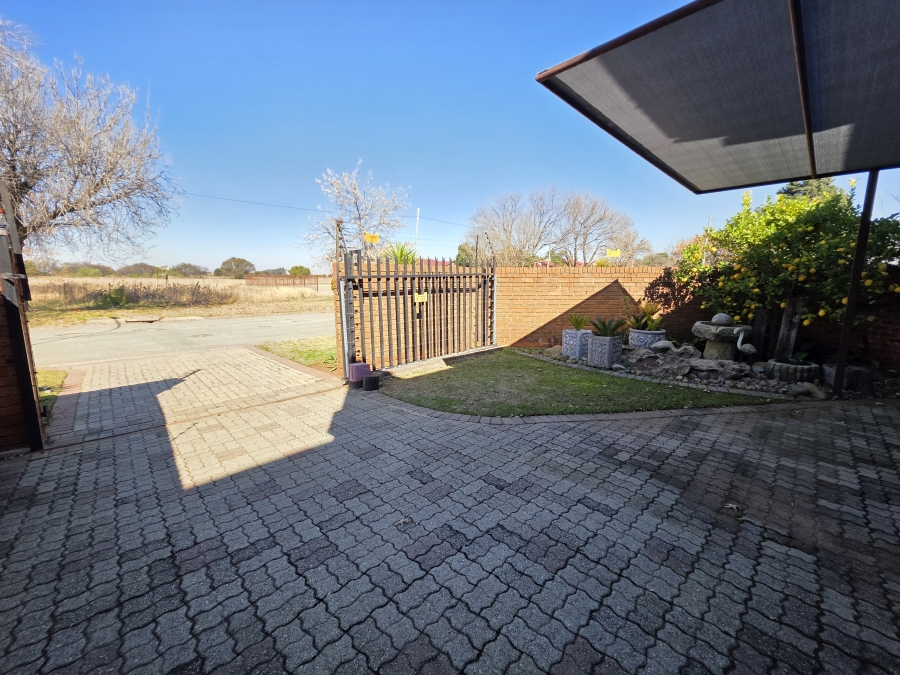 3 Bedroom Property for Sale in Naudeville Free State